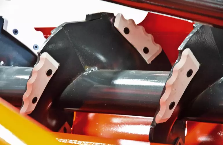 KUHN Knight Roughage Maxx Knives