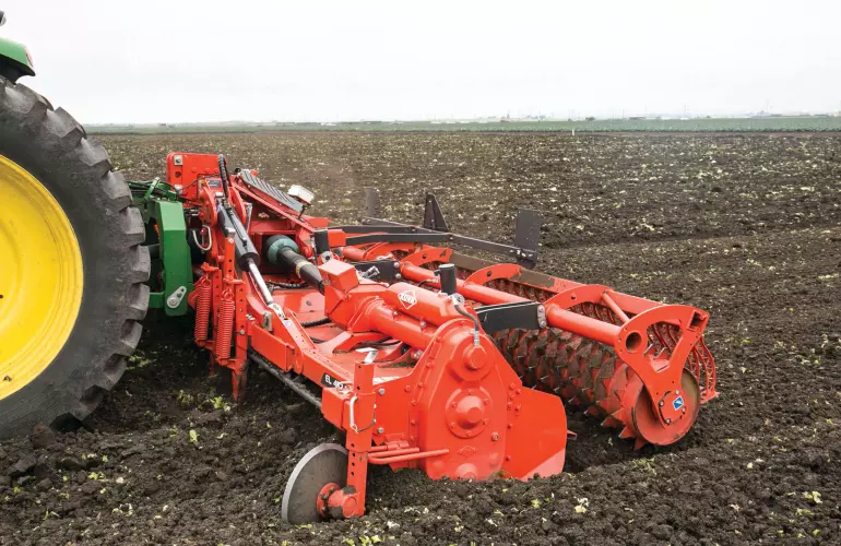 EL402R_Action_02.jpg