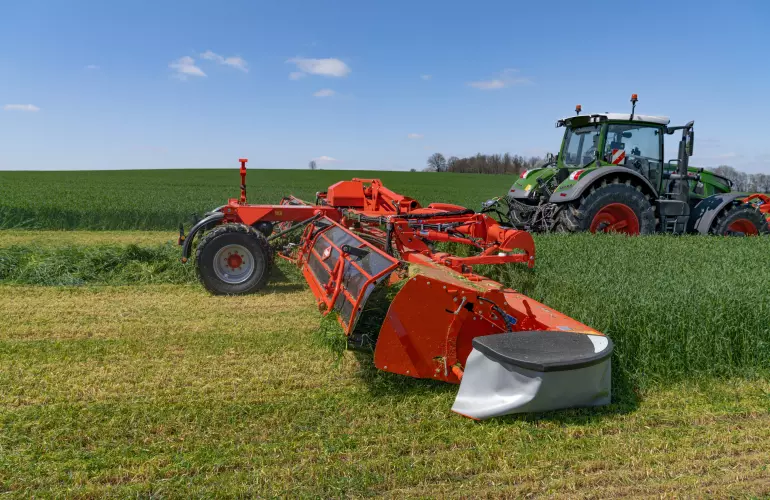 FC 13460 D RA_Action 05.jpg