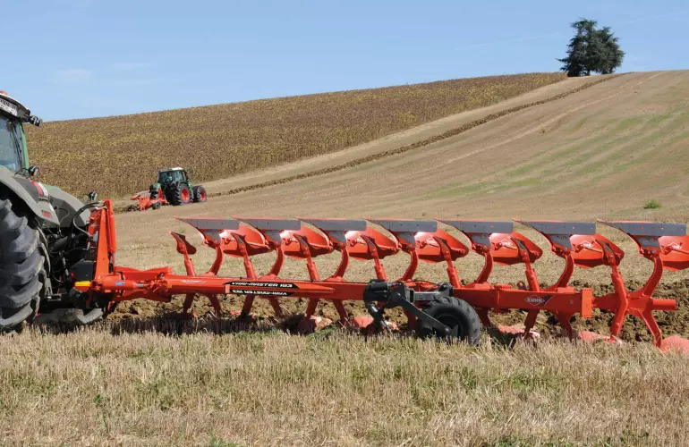 Charrue Vari-Master 123 à l’œuvre