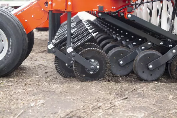 9400NT_No-Till Coulter.jpg