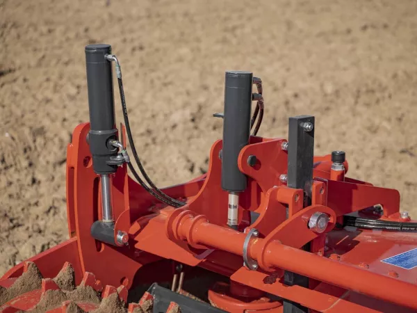 HR6042R_HydraulicLevelingBar.jpg