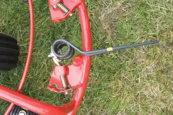 Haybob_Tines_01.jpg